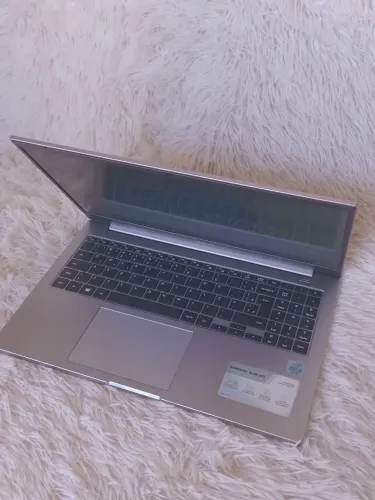 Notebook Samsung Book E30 i3 10ª geração - conservado e formatado