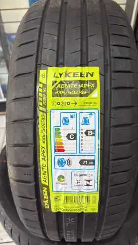 Pneu 235/50/19 novo