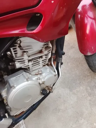 Moto Fazer 250cc com doc em dia,pneus novos, ótima de moto, só pegar e andarr