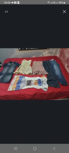 Vários vestidos 20 reais cada o jeans 30 