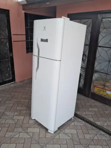 Geladeira Electrolux 371 litros 110v