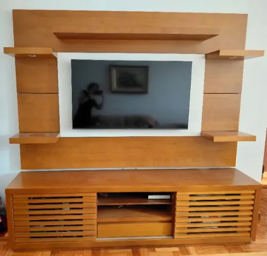 Home estante Sala 220cm TV 55" em madeira imbuia cor mel (não acompanha TV)