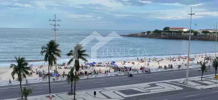 EXCELENTE APARTAMENTO COM VISTA EXUBERANTE PARA O FORTE DE COPACABANA!!!