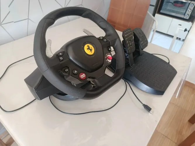 Volante pc thrustmaster t80