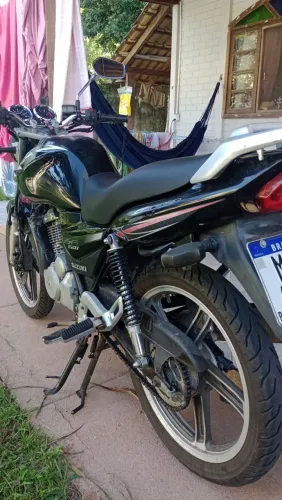 Suzuki 150 em ótimas condições.