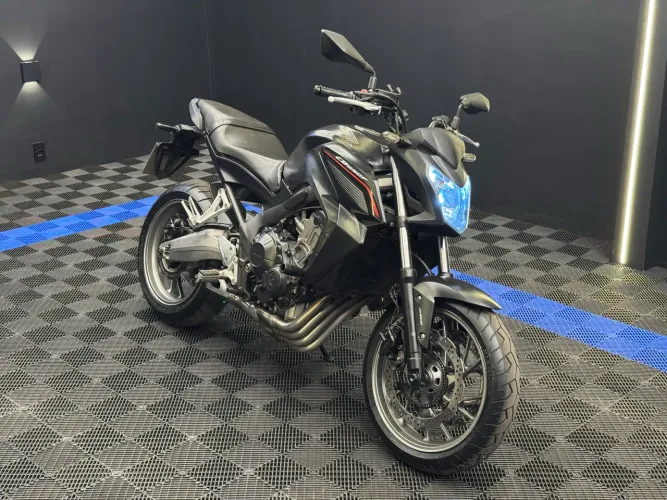 HONDA CB 650F 2015/15! Apenas 63.000 km!