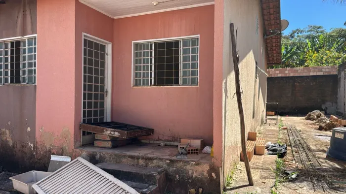 Vendo ou troco casa em águas lindas , setor 11