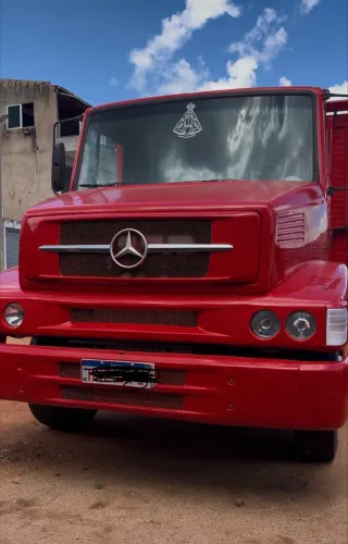 Mercedes Benz 1318 2010 reduzido 