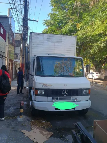 Caminhão Mercedes Benz 2004