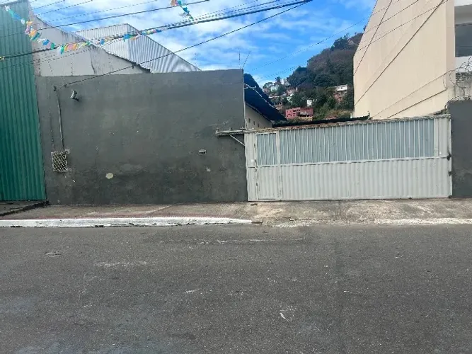 ALUGO terreno 600m2