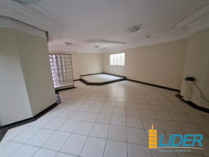 LINDA CASA NO VIGILATO PEREIRA