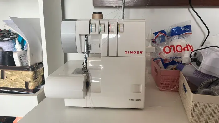 Máquina De Costura Overlock Singer Portátil - Branco