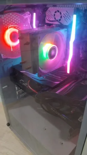 AMD Radeon RX 6600 ASRock 8GB GDDR6 - Excelente estado