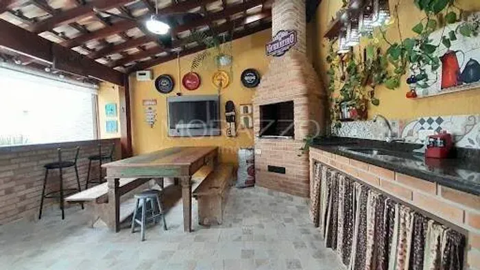 Sobrado com Piscina 3 dormitórios à venda, 206 m² por R$ 826.000 - Cidade Jardim - Jacareí