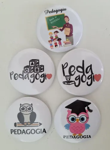 5 botons pedagogia 4,5 cm