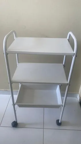 Mesinha auxiliar. Enfermagem