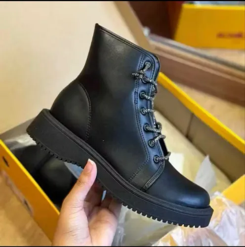 Coturno novo feminino 