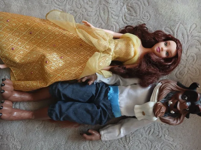 Casal barbie bela e a fera bonecos