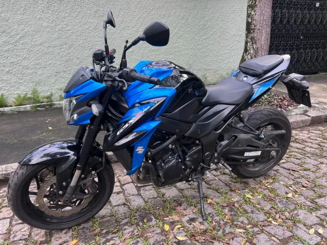Moto GSX-S 750