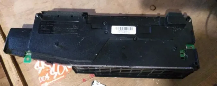 Aceito proposta/ 2 Fontes Ps3 Super Slim 4 Pinos( Já Vai Com Cabo De 4 Pinos) (Usado)