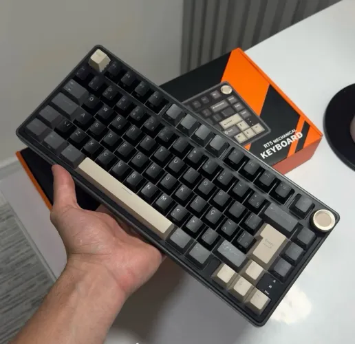 Teclado Mecânico RK Royal Kludge R75 (75%) com Knob - Novo/Excelente Estado