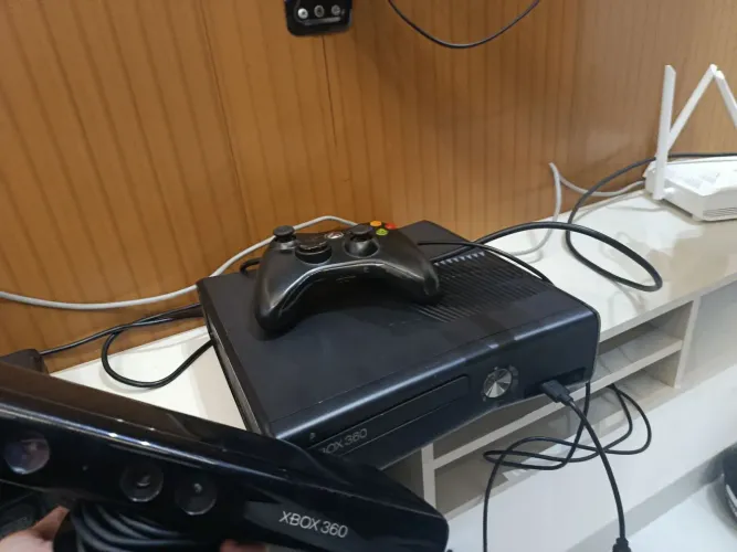 Xbox 360 desbloqueado rgh com kinect e 6 jogos baixados