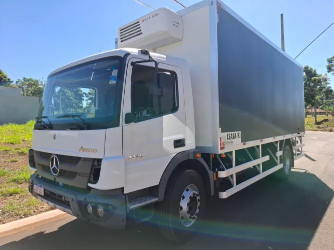 Caminhão EXTRA ATEGO 1719 BAU REFRIGERADO 2023
