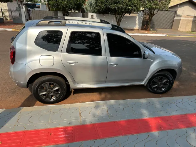 Renault Duster Dynamique 2.0 Hi-flex 16V Aut. 2016
