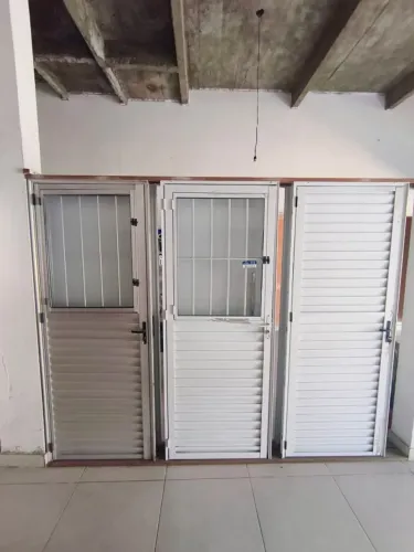 Janelas e Portas de alumínio branca ou fosca