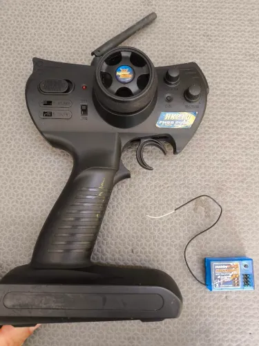 Rádio Controle HobbyKing HK210 + Receptor HKR3000 3Ch