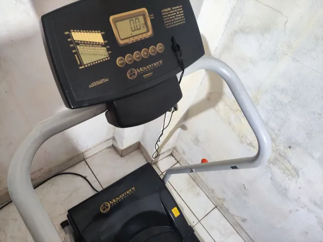 Esteira Elétrica Movement,Até 120 Kg,12kmh Faz Corrida!