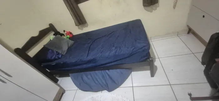 Cama de Solteiro em Madeira + Colchão de Molas Julianeti + Capa Protetora Impermeável