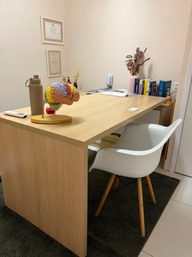Mesa de escritório Tok&Stok