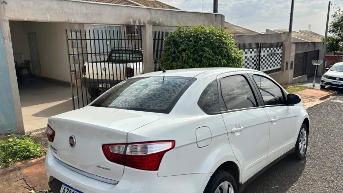 Fiat Grand Siena Attrac. 1.4 EVO F.flex 8V 2015