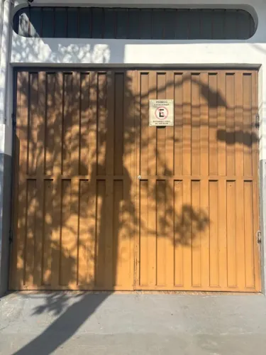 PORTÃO DE GARAGEM CHAPA 18 (Duas bandeiras medindo 1,55X2,76m cada).
