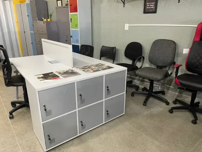 ESTAÇÃO DE TRABALHO DUPLA COM ARMÁRIOS(OPCIONAL) 