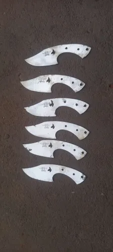 Facas pequenas para acabar de fazer