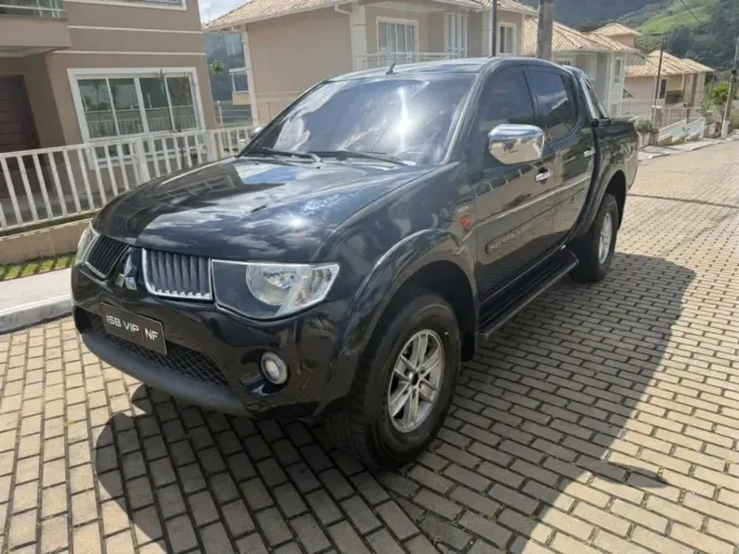 Mitsubishi L200 Triton HPE 3.2 CD TB Int.diesel AUT 2010