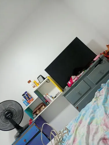 Vende se utensílios domésticos variados