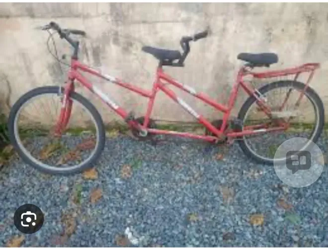 Bicicleta dupla para andar com cegos