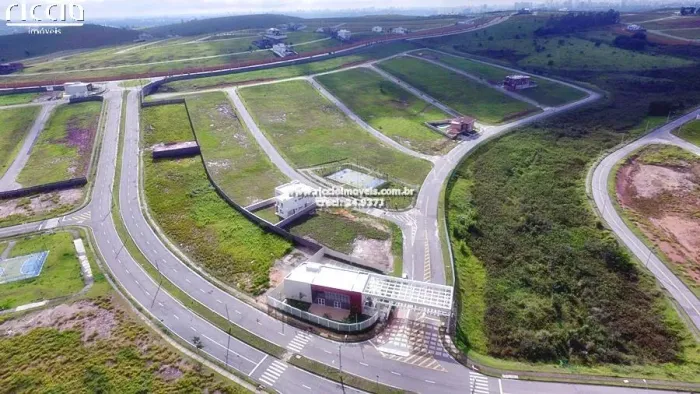 Terreno no Condomínio Colinas do Paratehy em São José dos Campos