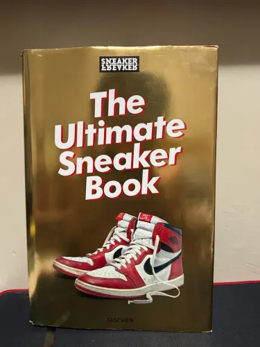 Livro The ultimate Sneaker Book