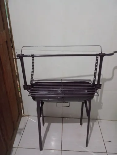 Churrasqueira, tamanho: 50 x 25. Fazemos entrega em toda Manaus