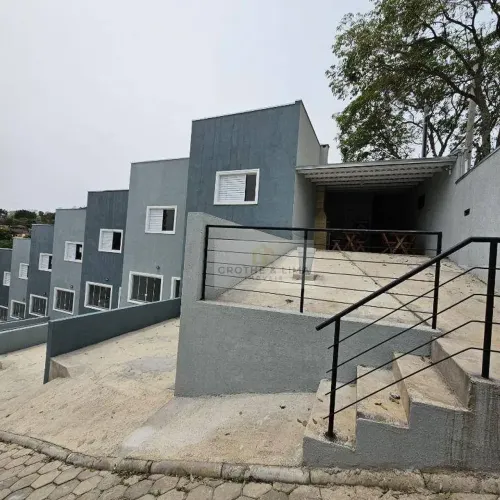 Sobrado em condomínio com 2 dormitórios à venda, 68 m² - Centro - Santa Branca/SP