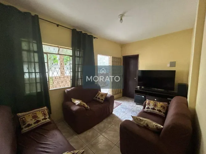 Casa com 3 quartos sendo 1 suíte sendo 4 vagas no Bairro Coqueiros.