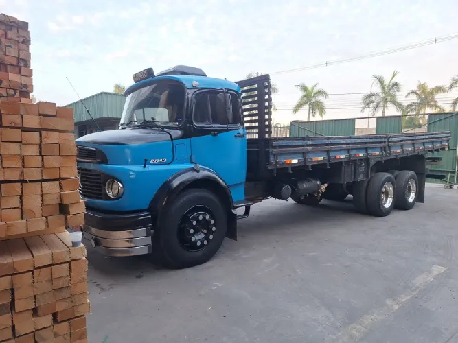 Vendo MB 2013 ano 1977