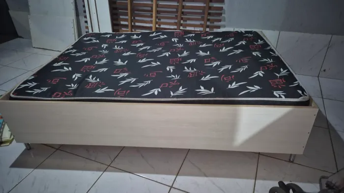 Vendo cama de casal