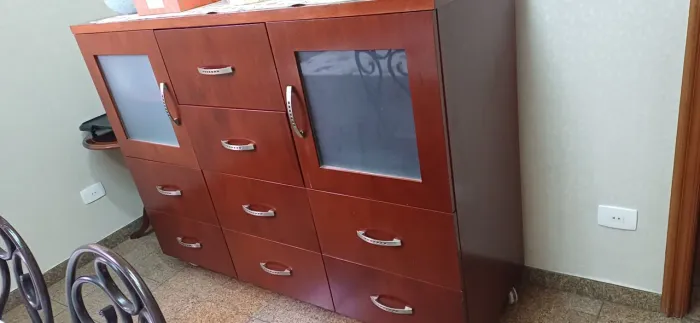 Conjunto de Buffet e Armário com rodinhas!