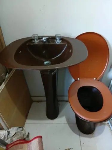 Conjunto de banheiro retro 