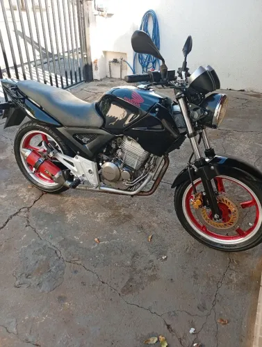 CBX Twister carburada